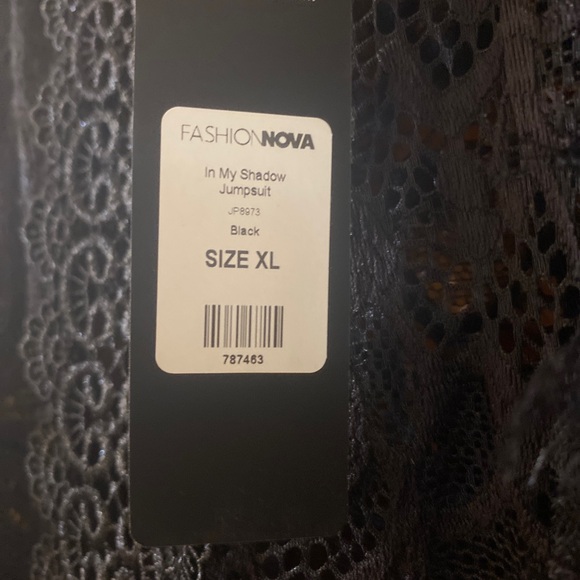 Elegant Black Jumpsuit - Picture 8 of 8